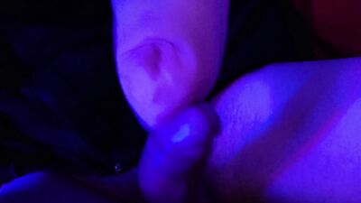 Amputee man masturbates his big cock with his feet and his stump until he cums