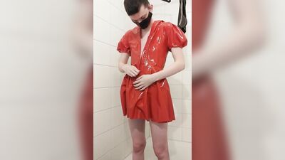 Dressing in red latex hooded swing dress and black rubber stockings wetsuiterest