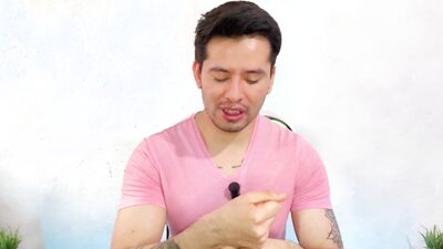 Hombre de traje dotado penetra al jovencito de la refaccionaria ! relato sexual