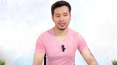 Hombre de traje dotado penetra al jovencito de la refaccionaria ! relato sexual