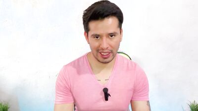 Hombre de traje dotado penetra al jovencito de la refaccionaria ! relato sexual
