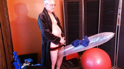 122) Round 2 Balloon Fun for Daddy with Blue WB28LN and Q646