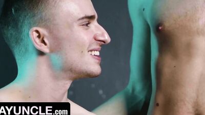 Ryan Jacobs & Leo Louis Have Fun In The Locker Room - SayUncle AllStars