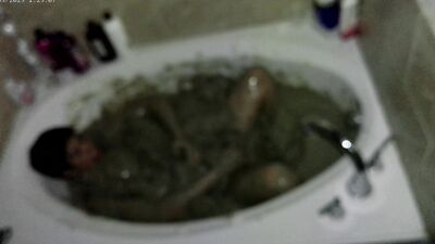 Mudbath Boy at Late Night 3