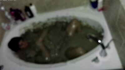 Mudbath Boy at Late Night 3