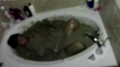 Mudbath Boy at Late Night 3