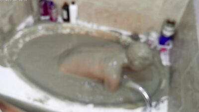 Pleasureable Solo Mudbath at Home 5