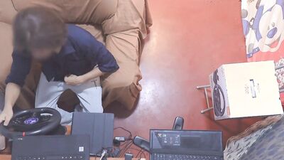 Hot Neighbour helps me to fix my joystick