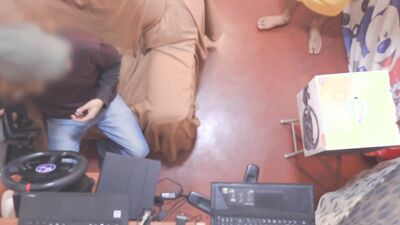 Hot Neighbour helps me to fix my joystick