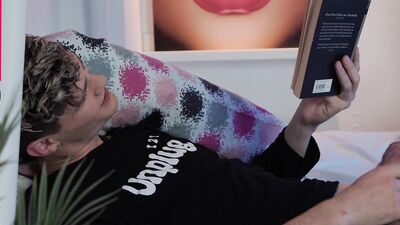 STAXUS :: I discover my friend masturbating and I can't help but help him, it makes me horny as hell.