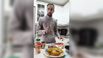 I COOK an Omelette, I get naked, I and I on the food