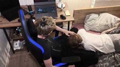 Cute Twink Distracted the Guy From the Game, a Guy with a Big Dick Fucked a Cute Twink in the Mouth, Deep Throat Part 1