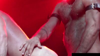 Sexy Gurthie Cocked Sir Peter Rails Jock On Live Show