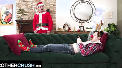 Stepbro Wasn’t Helping With Christmas Decorations, so I Pounded His Lazy Ass Instead