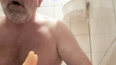 Shower with toys