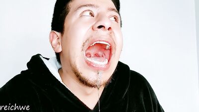 Tongue well salivated