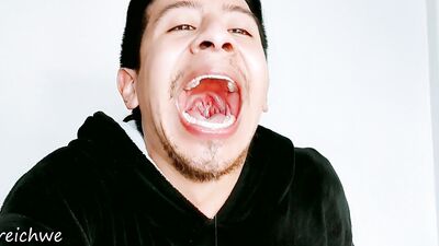 Tongue well salivated