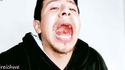 Tongue well salivated