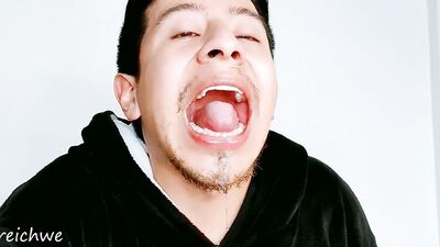 Tongue well salivated