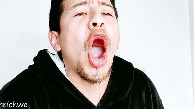Tongue well salivated