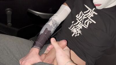 A handsome passerby was fucked in the ass without a condom, a hot sex cruise!