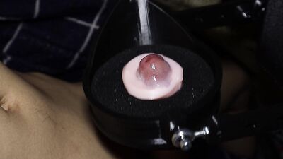 Very hard masturbates big cock car for auto fucking!
