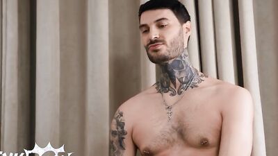 TWINKPOP - Lucky Twink Joey Mills Gets Spit Roasted By The Studs Dom King And Big Dick Fig