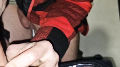A store employee was fucked in a public toilet. ???? It's fucking Hot