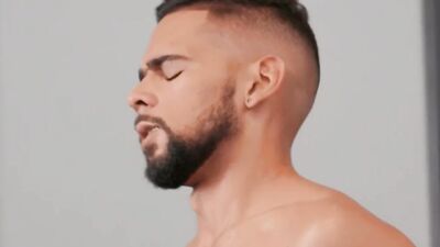REALITY DUDES - Chris Manning Takes It Upon Himself To Make Ricky Daniels's Cock Hard