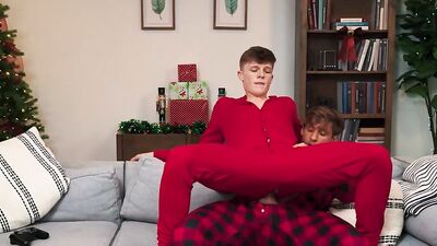 MEN - Dom King Plays Video Games On Christmas Morning While Jake Preston Sneakily Sucks His Cock