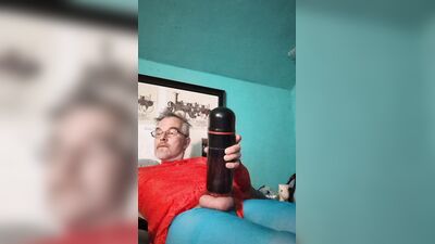 Figure skating Hubby uses his toy