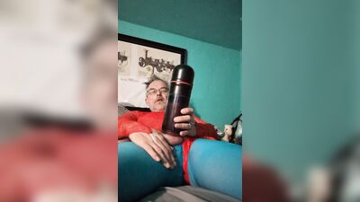 Figure skating Hubby uses his toy