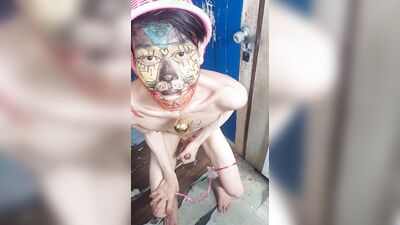 Handsome Man Masturbates for Show