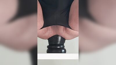 Huge all black 11cm plug