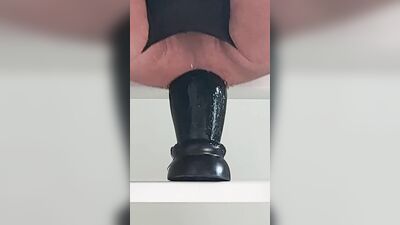 Huge all black 11cm plug