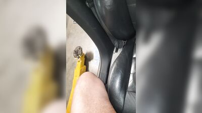 mechanic found black heels in customer floorboard