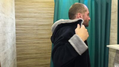 I offered my stepfather to shave his bushes, and he thanked me with a hard fuck