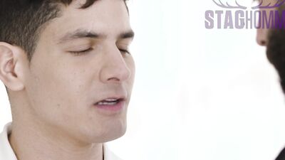 Staghomme Leandro watches big uncut cock slide inside Bastian Karim