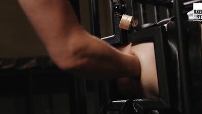 BighandsFF Takes Full Advantage Of Axel Abysses Caged Hole