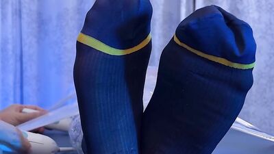 Hairy Dallas Experienced Feet Tickles While Wrapped