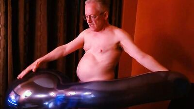 141) Extra Long Neck Round Balloon Fun - Balloonbanger