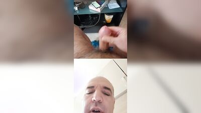 I Jerk My Dick on the Double Screen