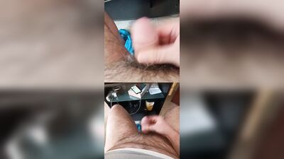 I Jerk My Dick on the Double Screen