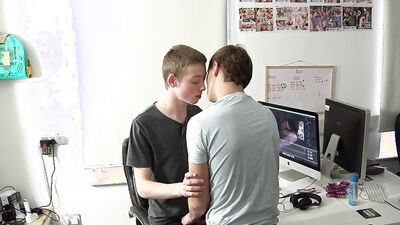 Casper Ellis Aroused By Sweaty James Lewis Huge Cock