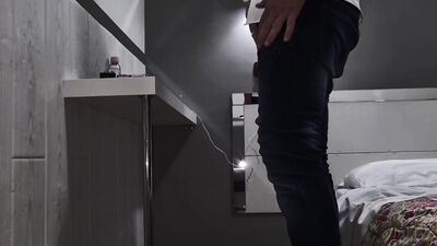 AND SEXY | CLOSE-UP CUMSHOT AND MALE ASS WITH JEANS AND SHIRT - MOANING AND UNIQUE HANDJOB WITH A HUGE COCK TO BLOWJOB