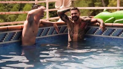 Friends masturbation in the pool
