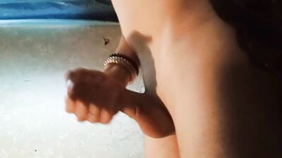 Bottom also cums