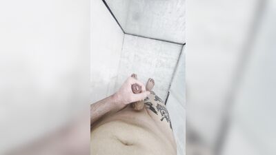 I JERKED OFF AT THE GYM SHOWER