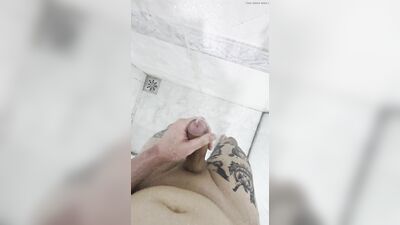 I JERKED OFF AT THE GYM SHOWER