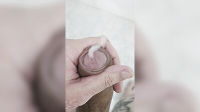 I JERKED OFF AT THE GYM SHOWER